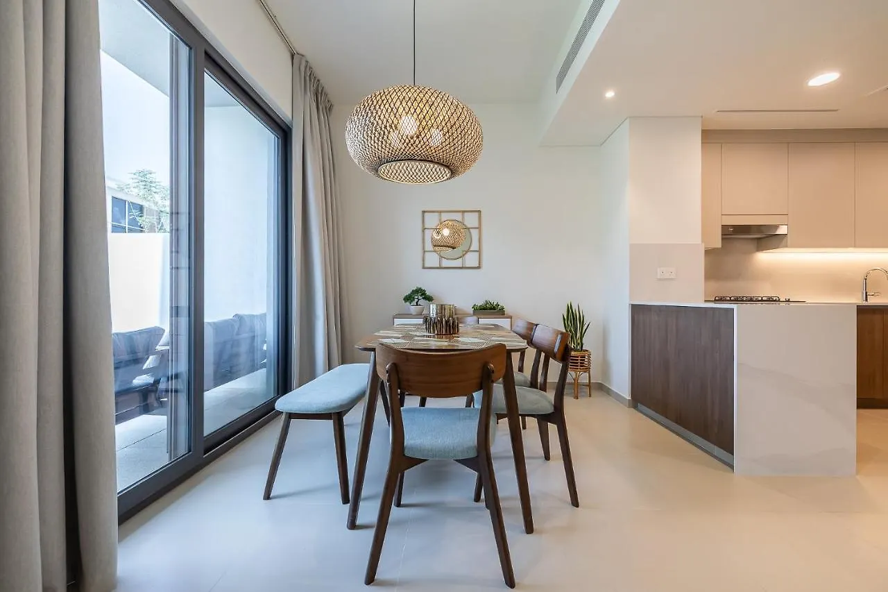 ドバイ Townhouse With Garden I Tilal Al Ghaf I Newly Furnishedヴィラ 別荘