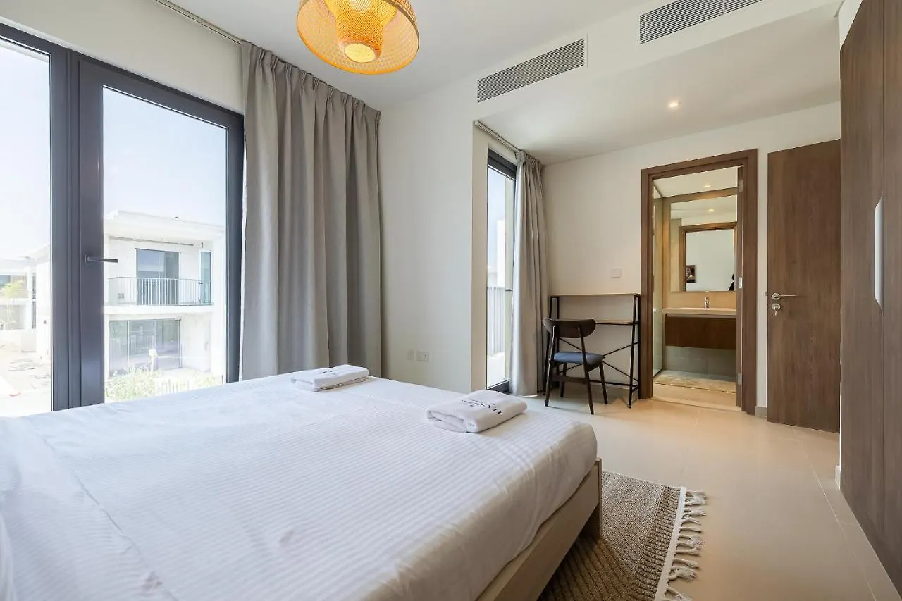ドバイ Townhouse With Garden I Tilal Al Ghaf I Newly Furnishedヴィラ 0*,