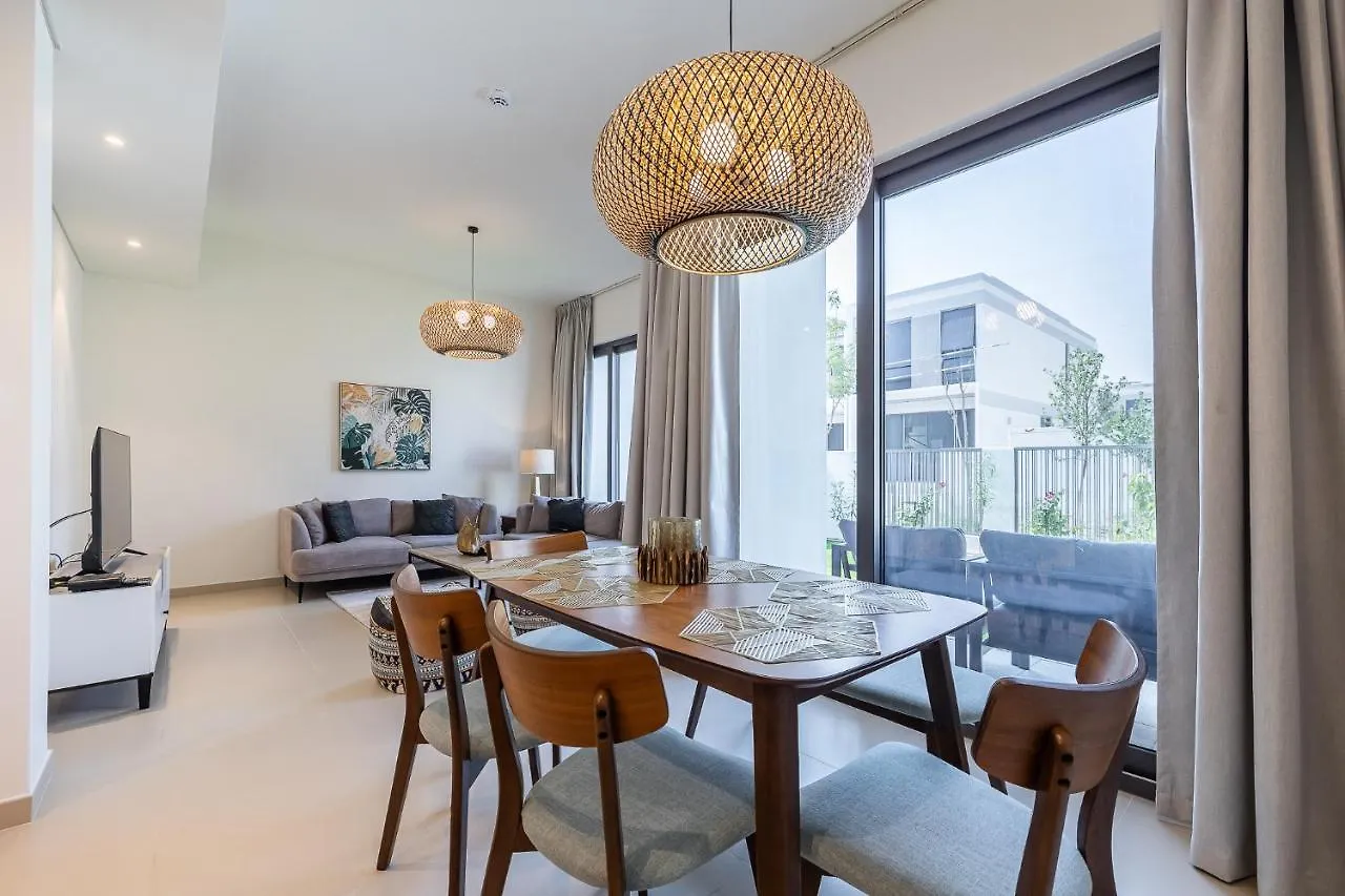 ドバイ Townhouse With Garden I Tilal Al Ghaf I Newly Furnishedヴィラ アラブ首長国連邦