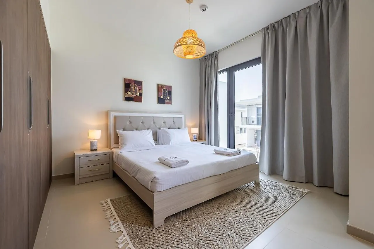 別荘 ドバイ Townhouse With Garden I Tilal Al Ghaf I Newly Furnishedヴィラ アラブ首長国連邦