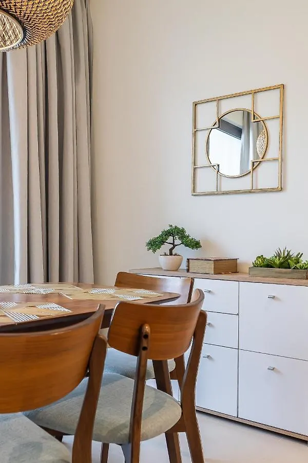 ドバイ Townhouse With Garden I Tilal Al Ghaf I Newly Furnishedヴィラ 別荘